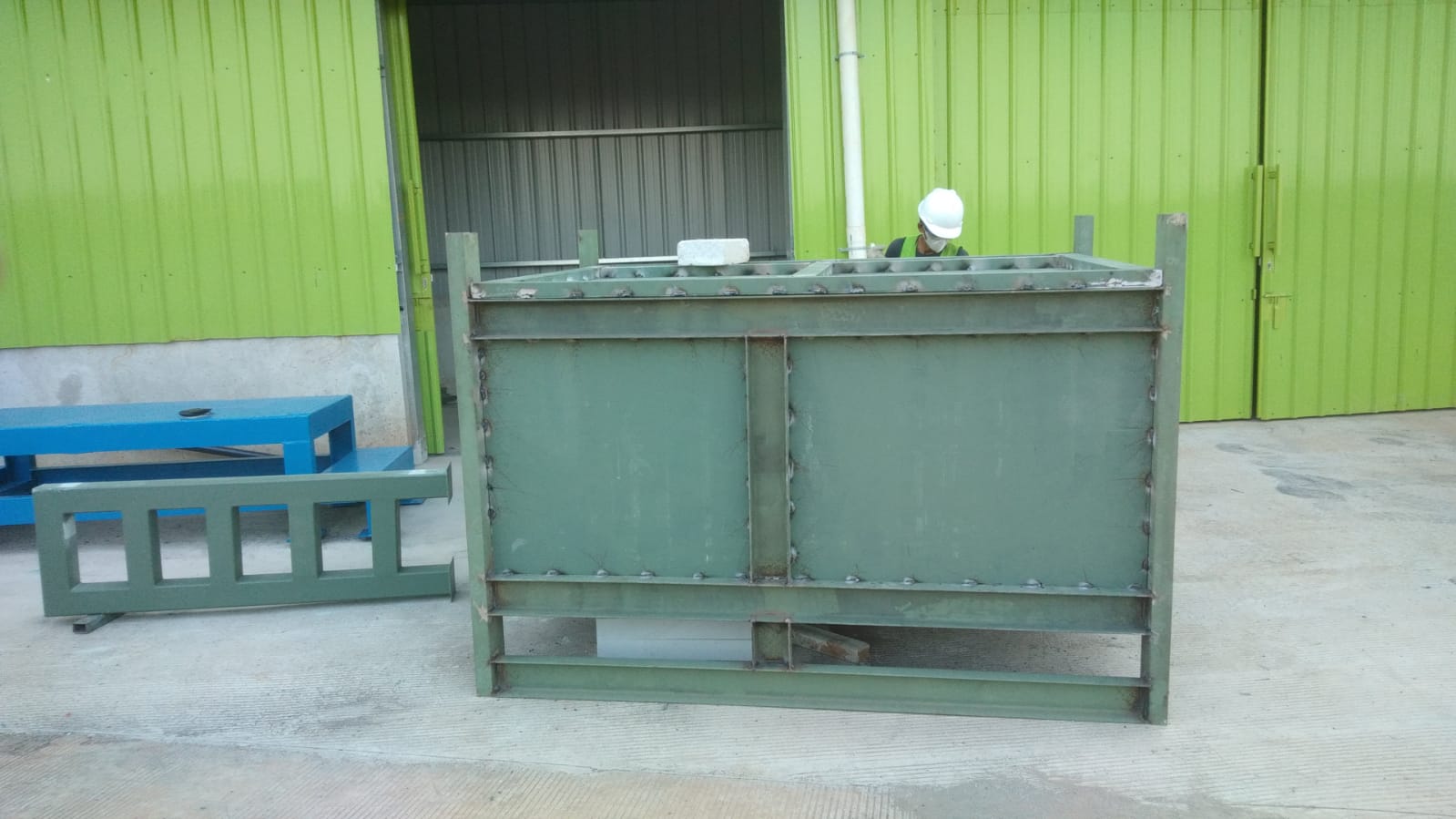 TML - Fabrikasi scrap bin box - untuk penyimpanan scrap coil di area entry